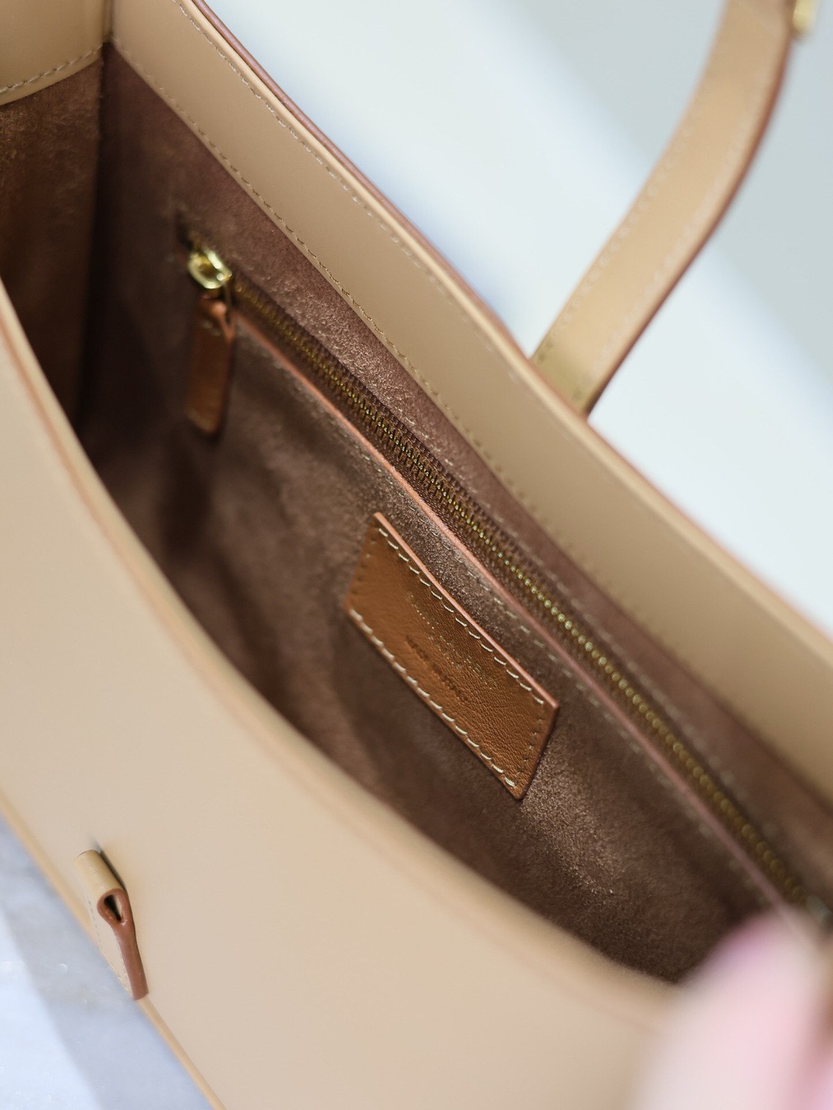 014 YSL 657228