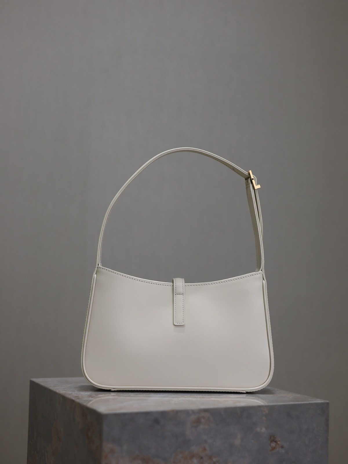 013 YSL 657228