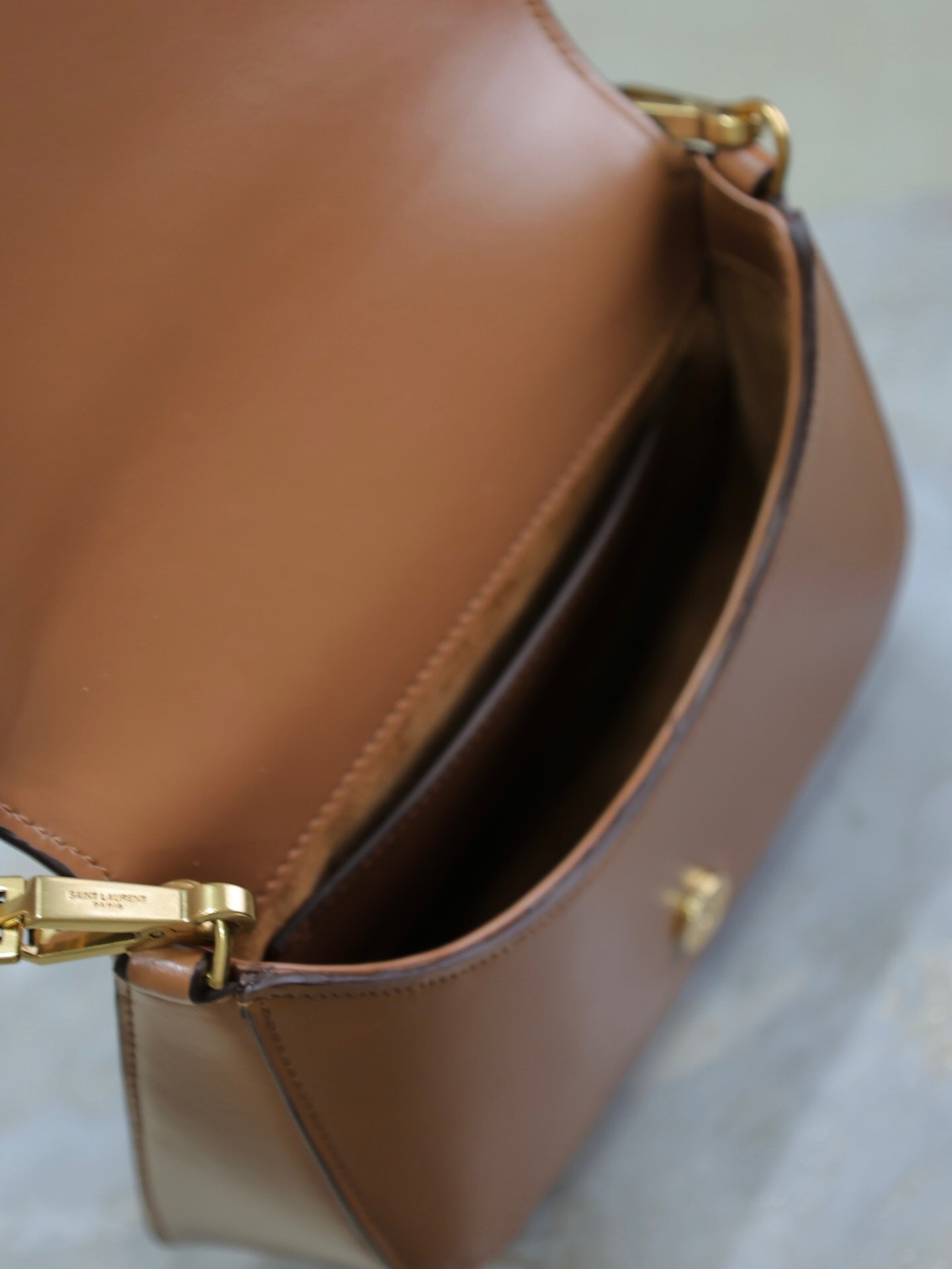 011 YSL 753824