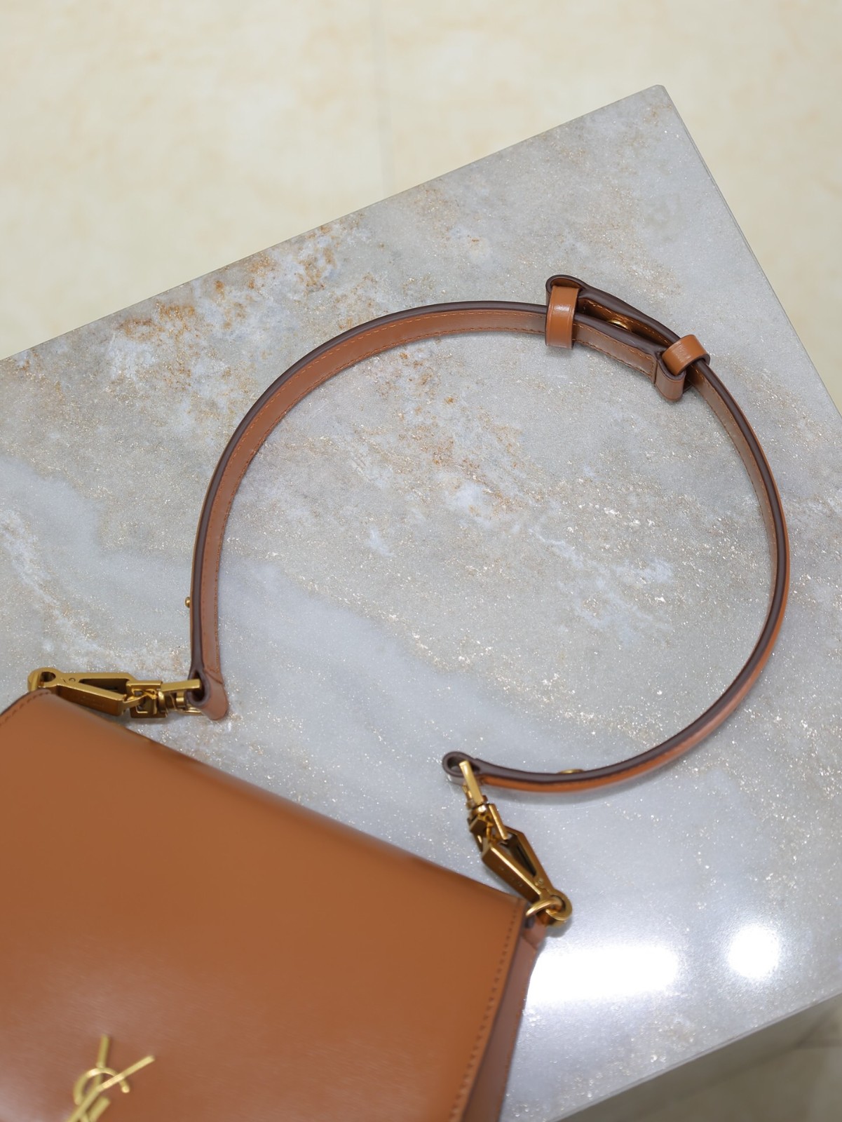 011 YSL 753824