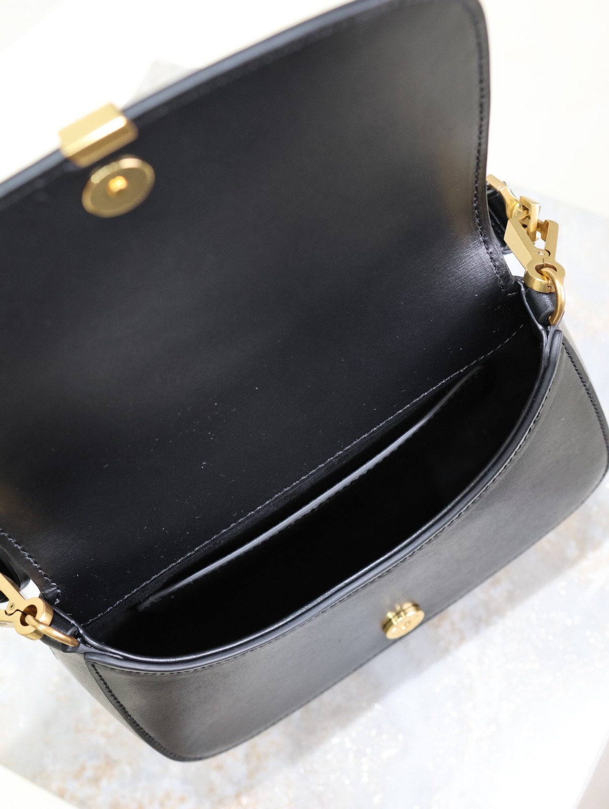 010 YSL 753824