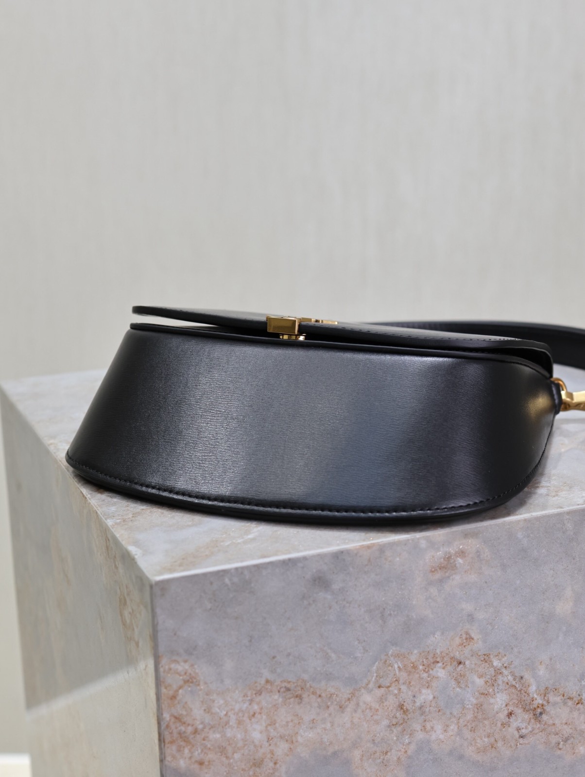 010 YSL 753824