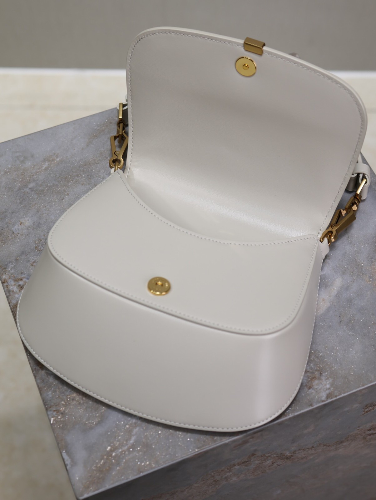 009 YSL 753824