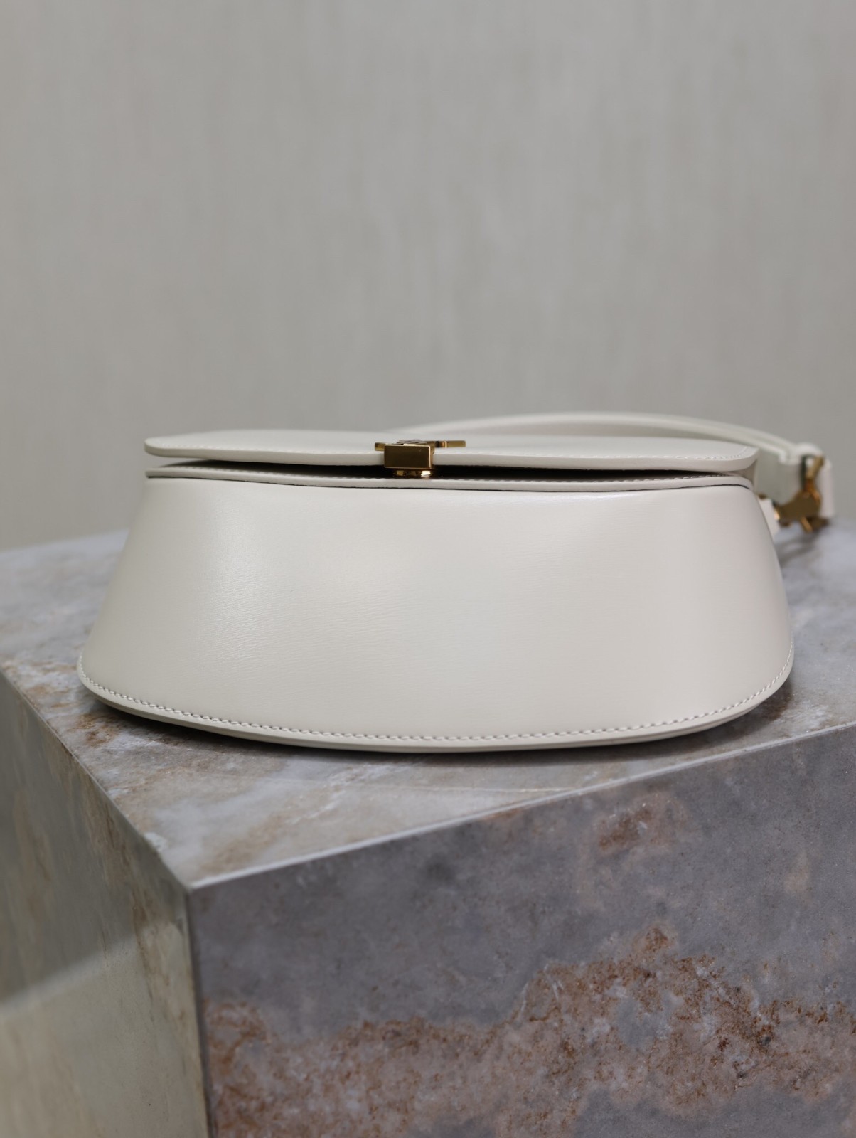 009 YSL 753824