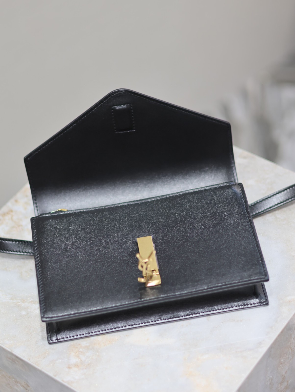 008 YSL 785281