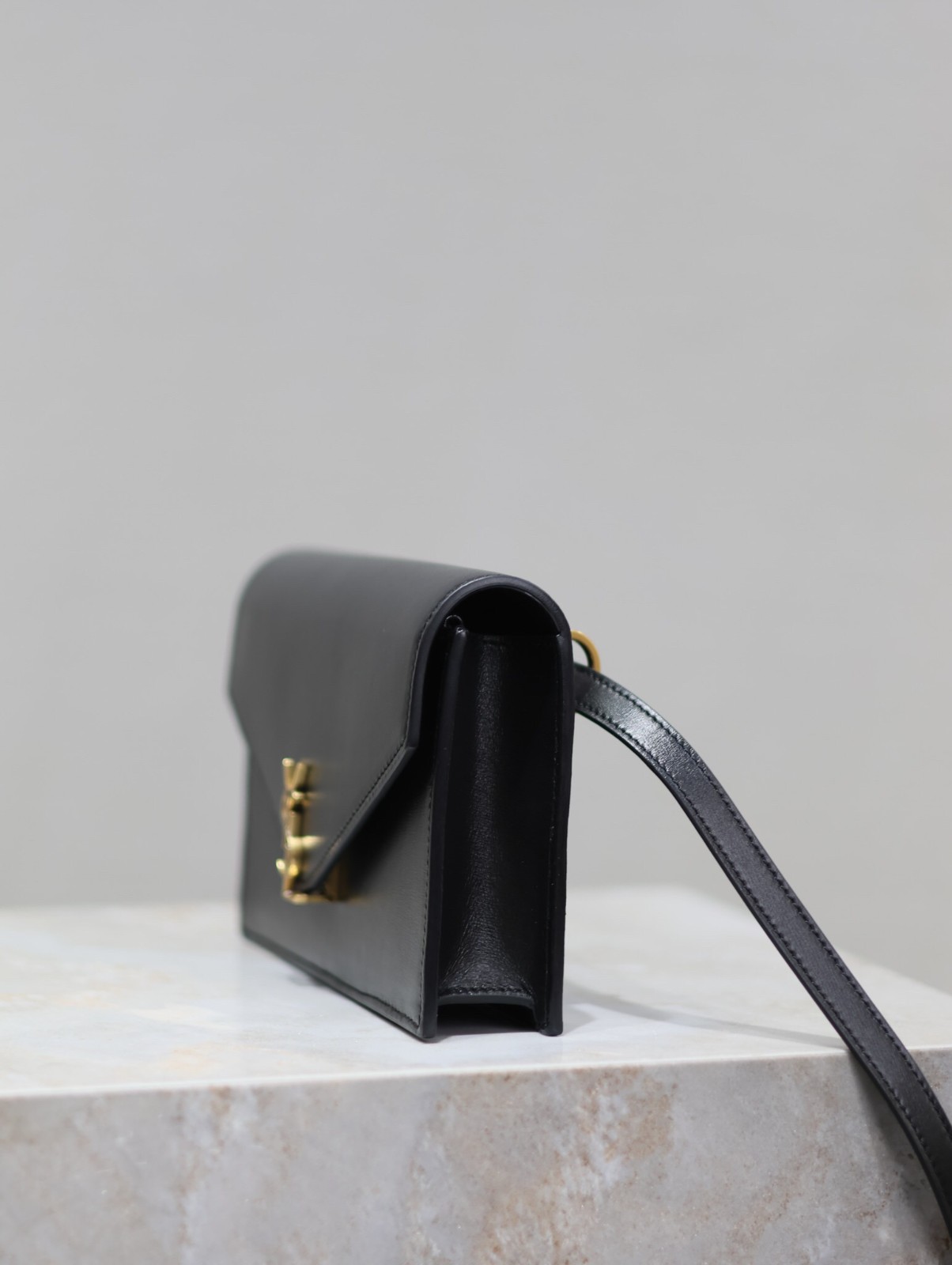 008 YSL 785281