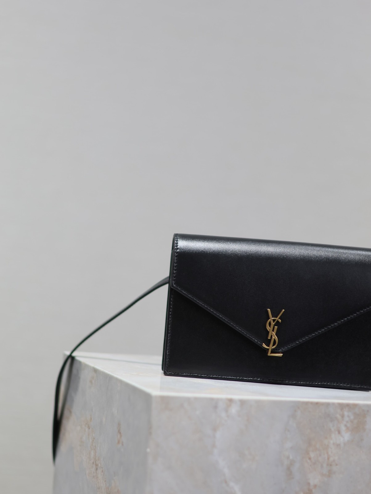 008 YSL 785281