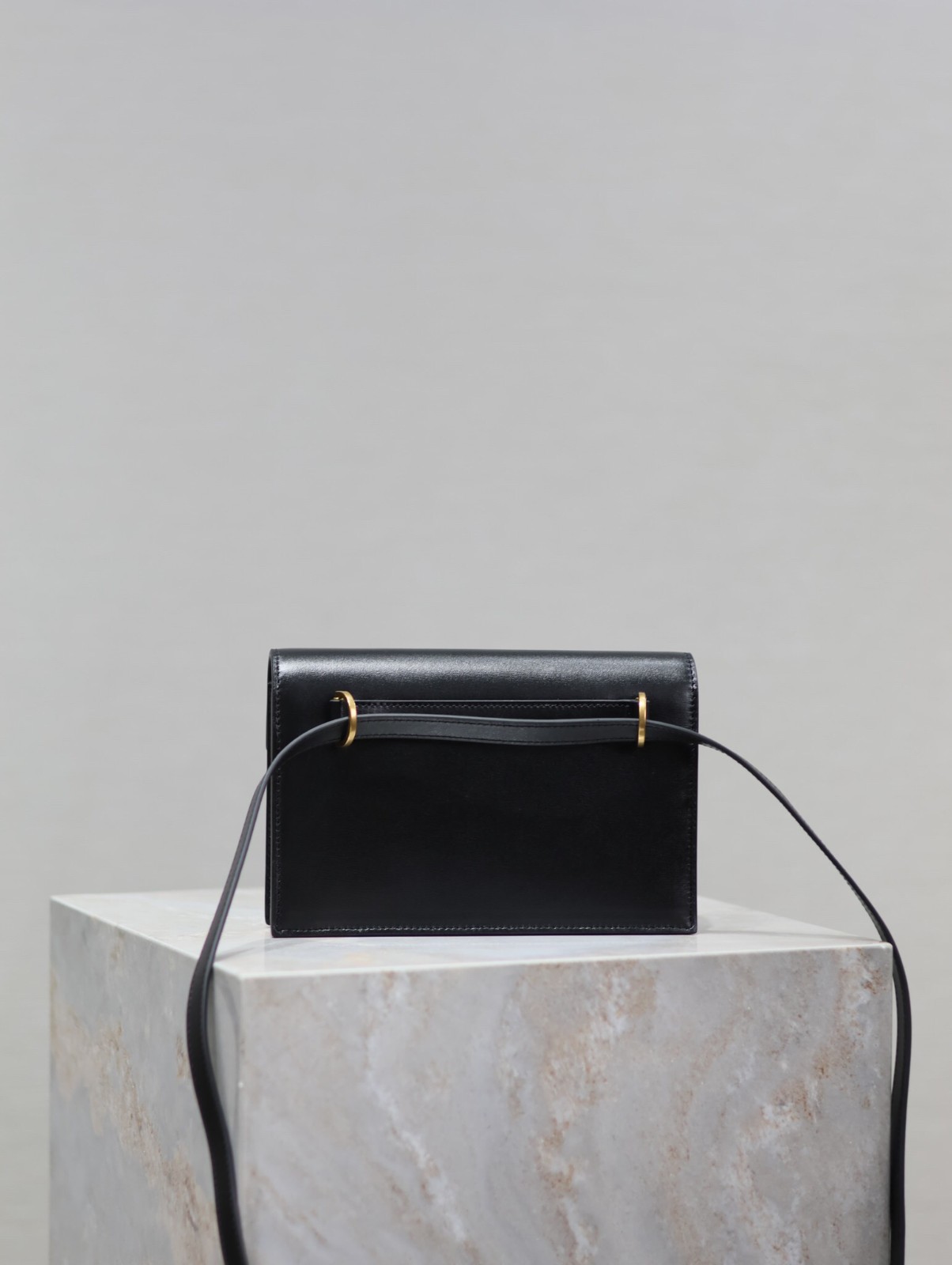 008 YSL 785281