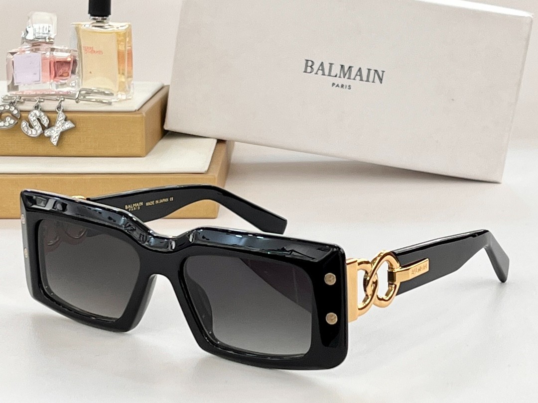 Balmain glasses