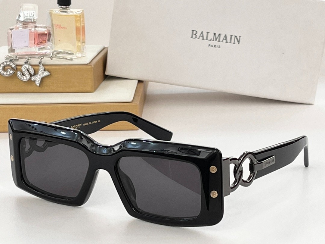 Balmain glasses