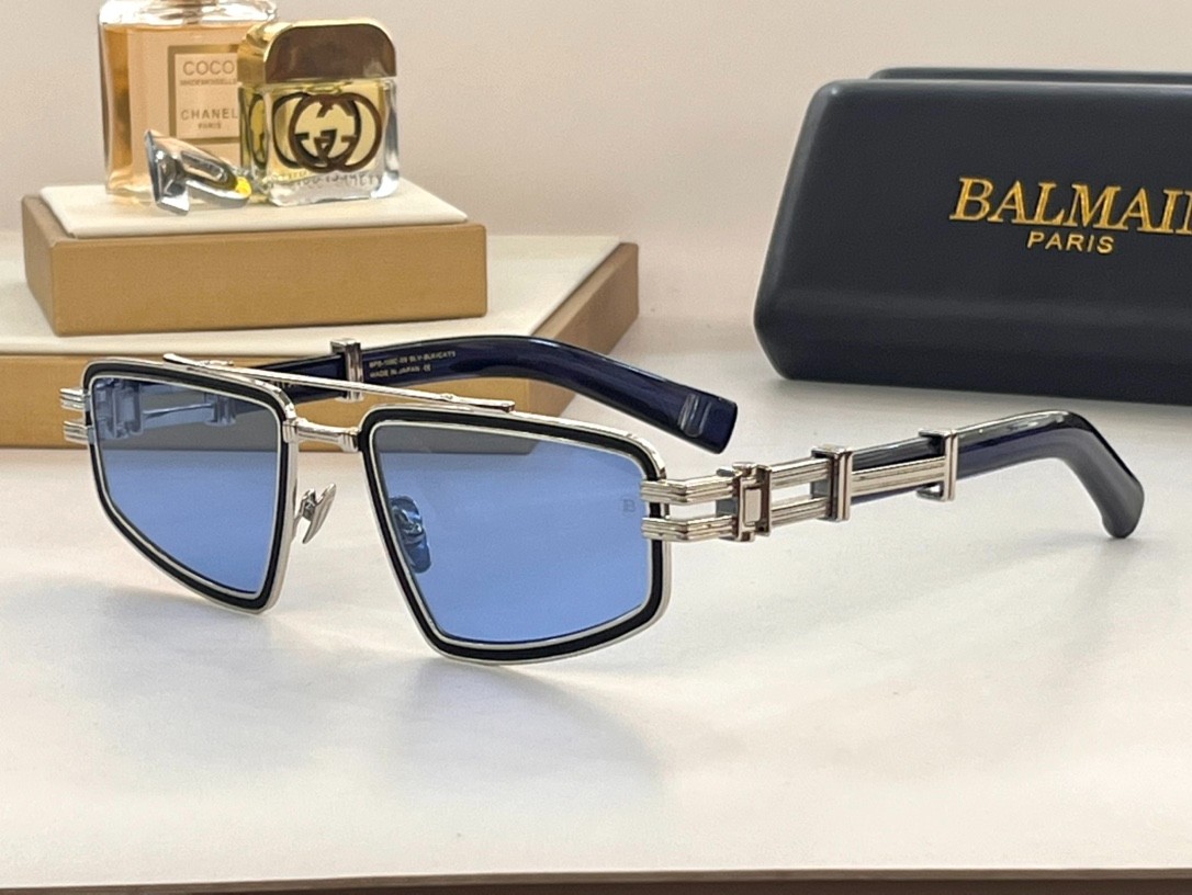 Balmain glasses