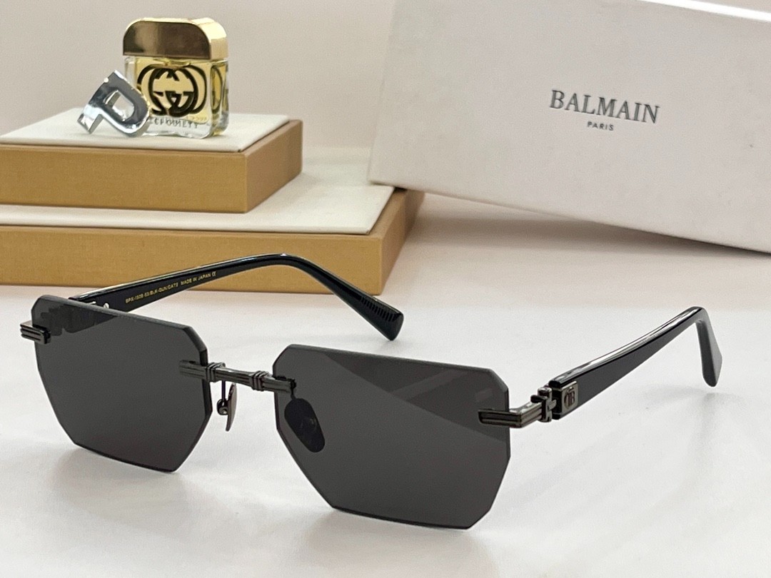 Balmain glasses