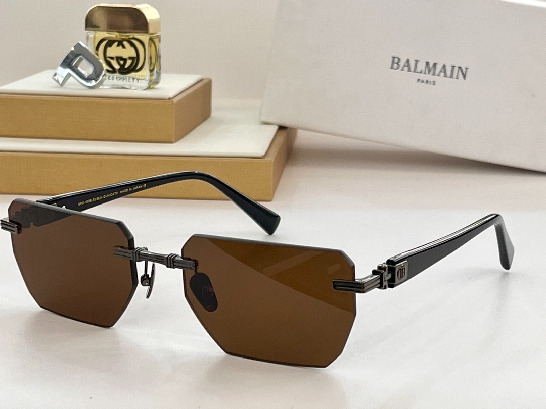Balmain glasses