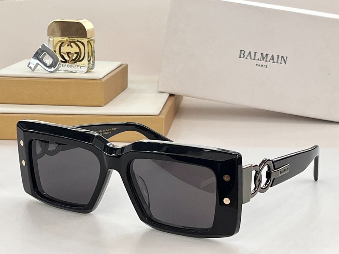 Balmain glasses