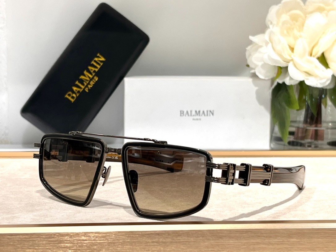 Balmain glasses