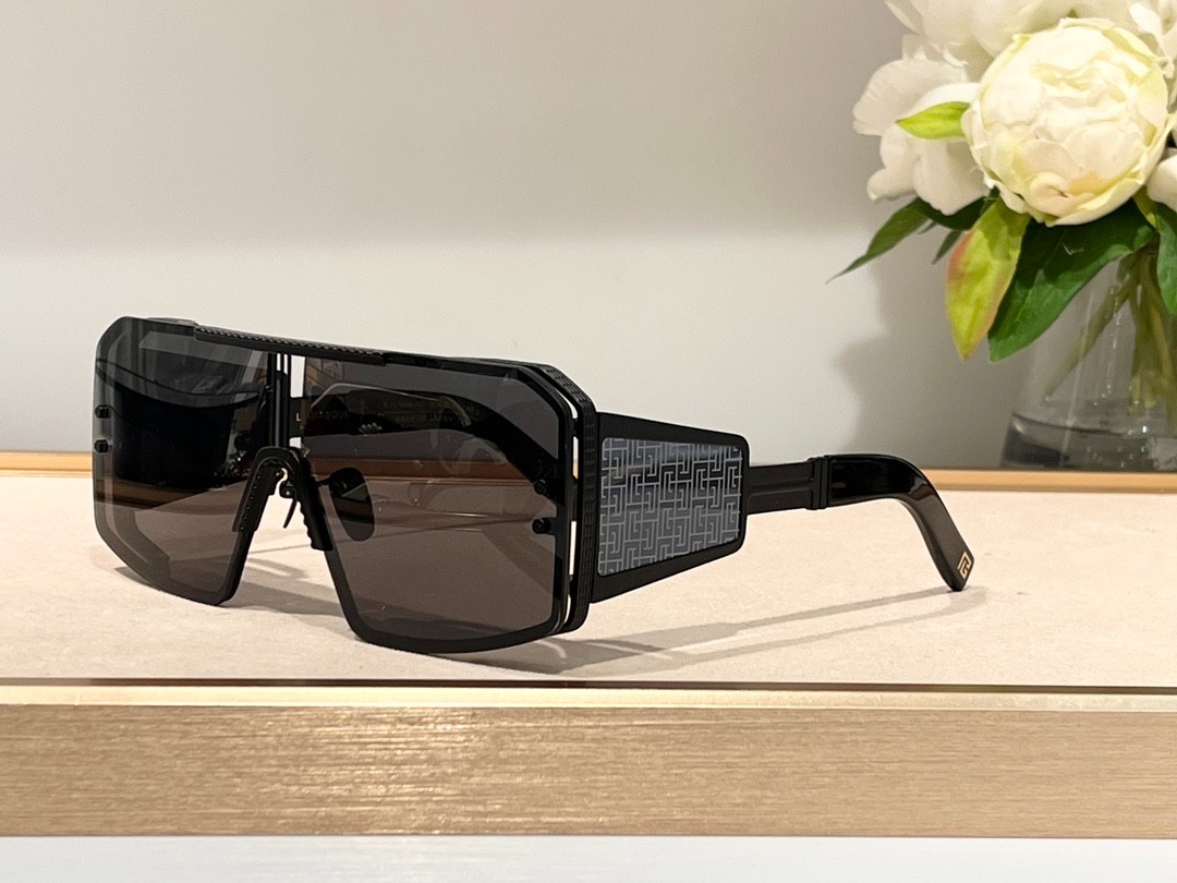 Balmain glasses