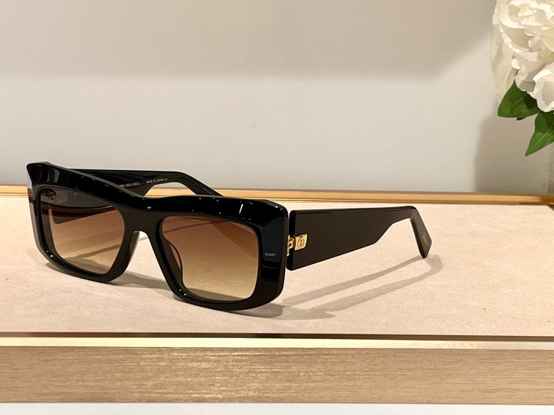 Balmain glasses