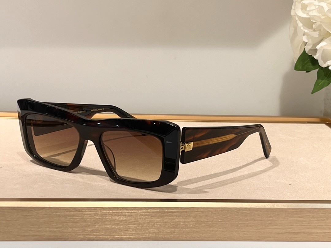 Balmain glasses
