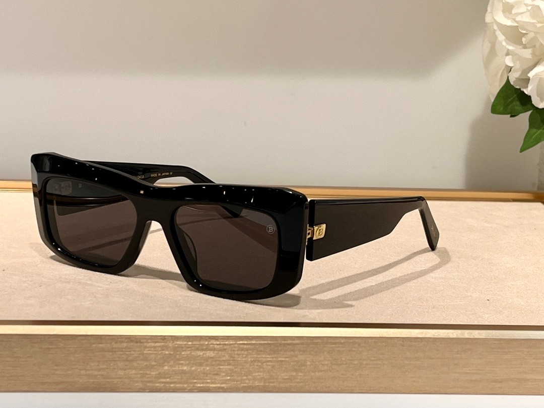 Balmain glasses