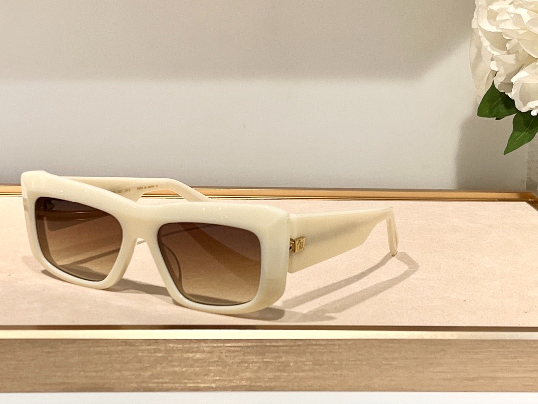 Balmain glasses