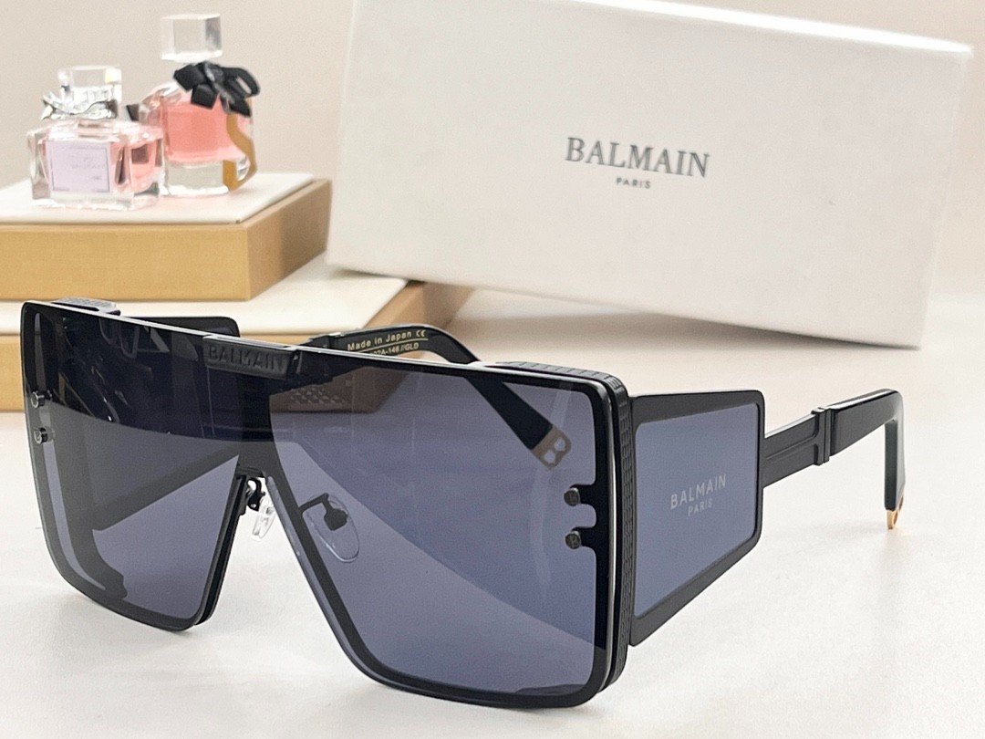 Balmain glasses