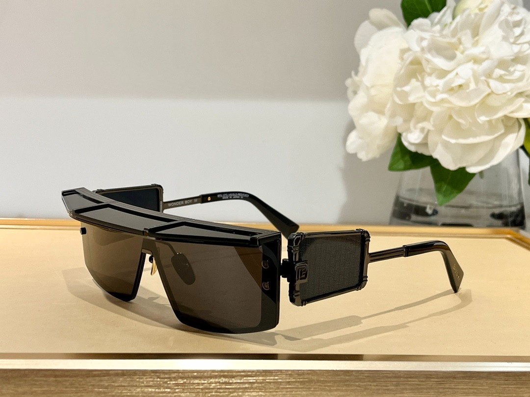 Balmain glasses