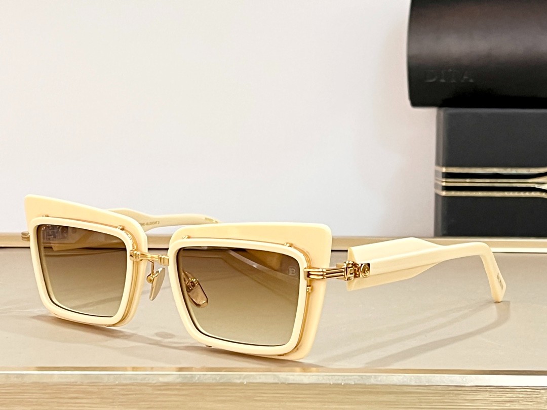 Balmain glasses