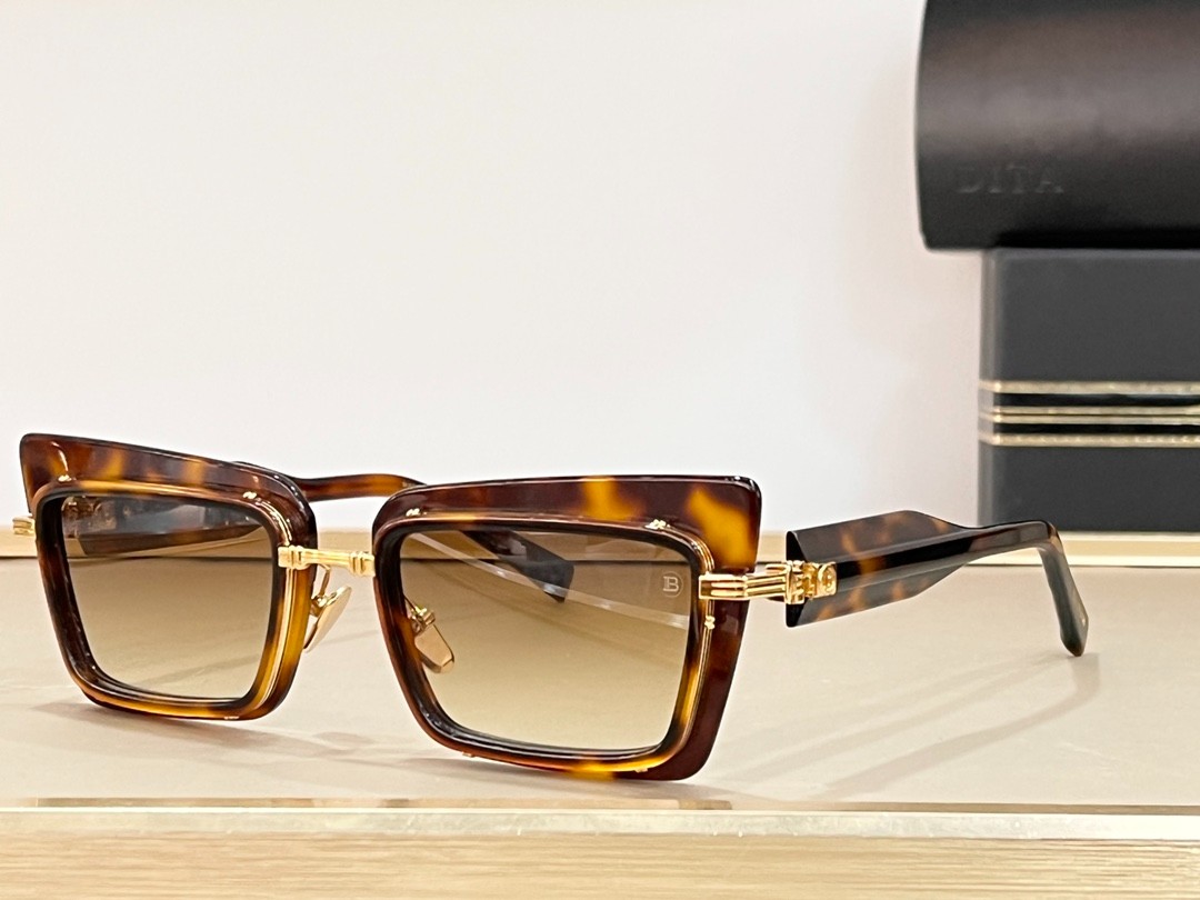 Balmain glasses