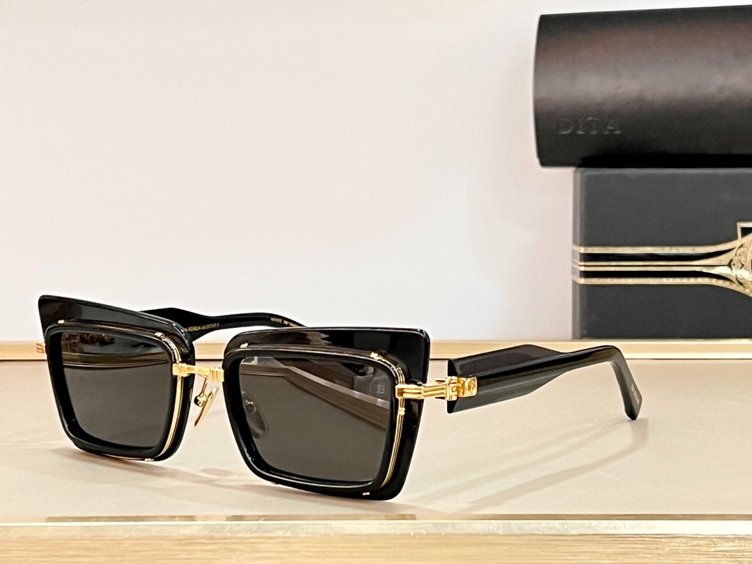 Balmain glasses