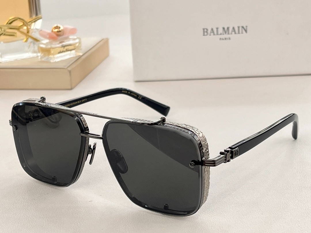 Balmain glasses