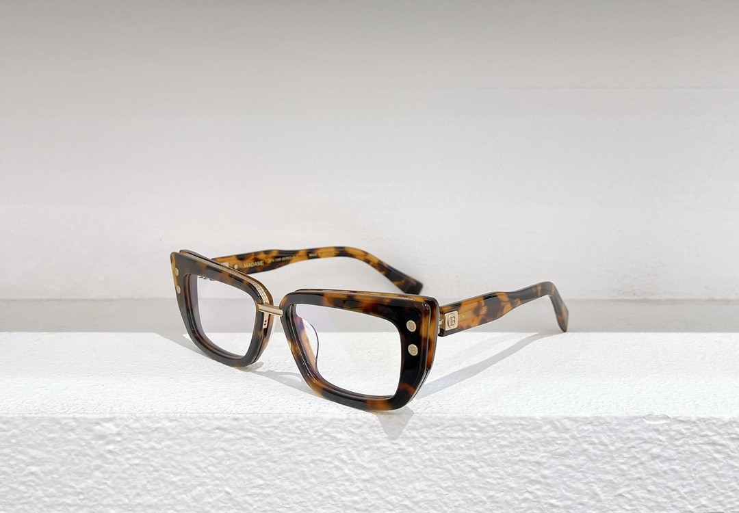 Balmain glasses