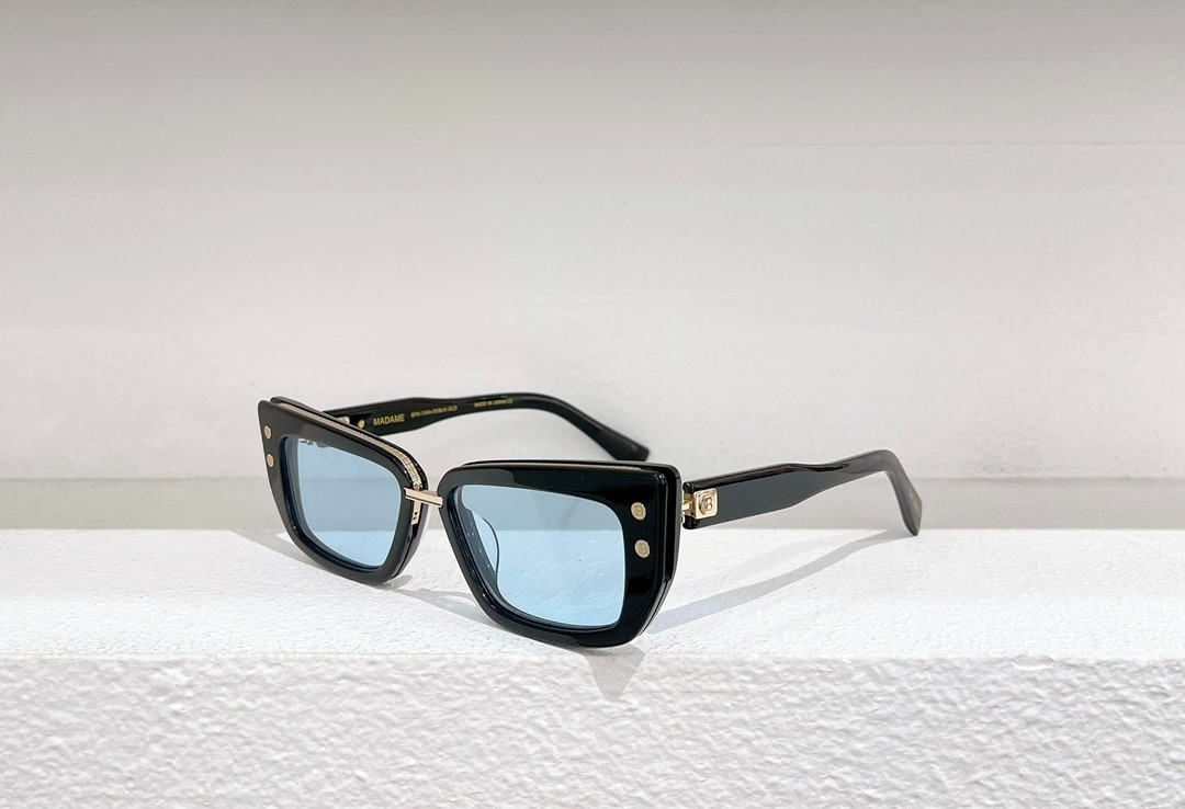 Balmain glasses