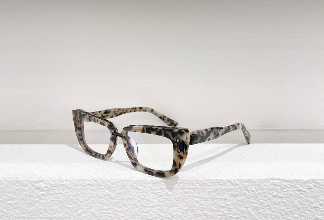 Balmain glasses