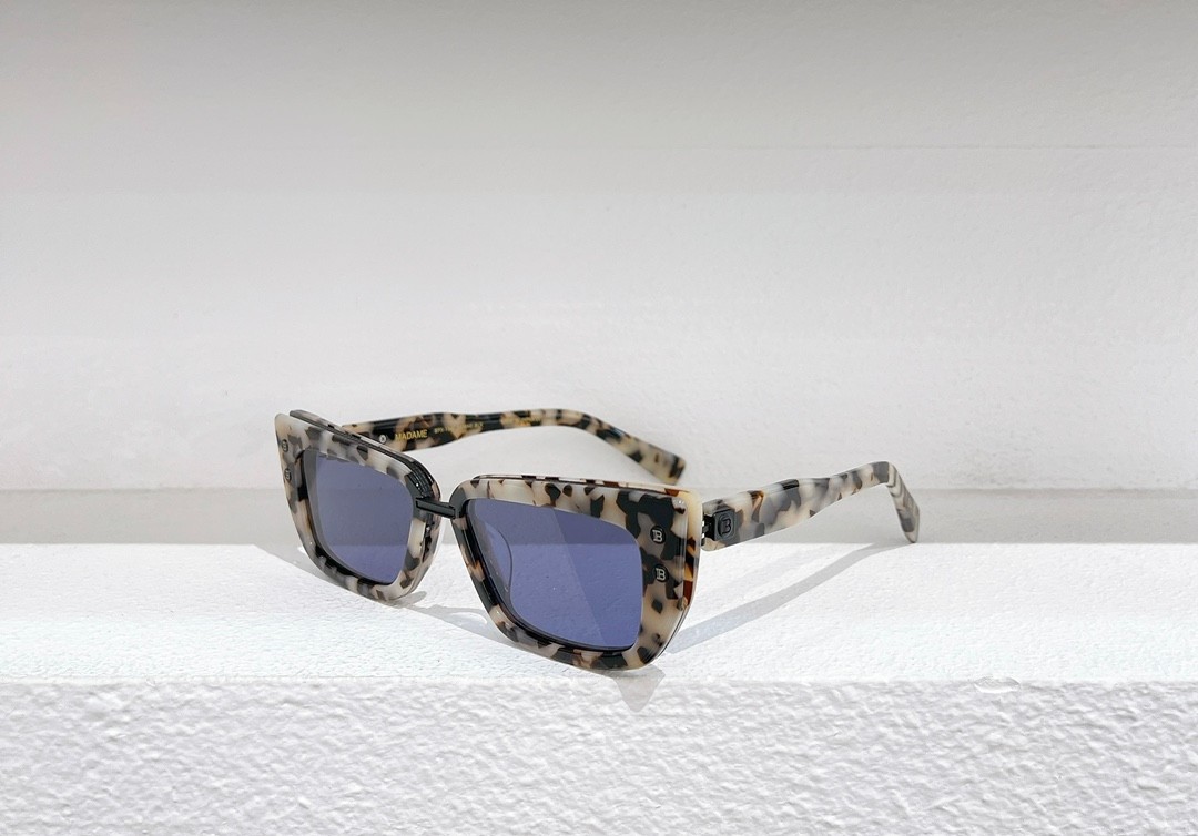 Balmain glasses