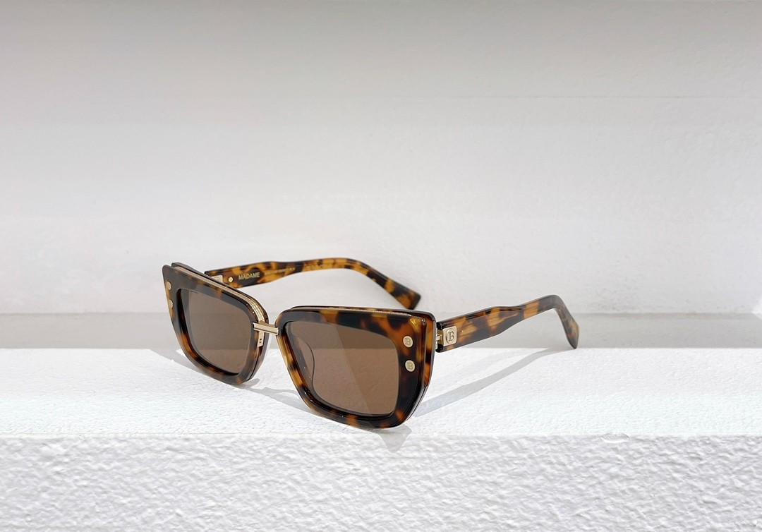 Balmain glasses