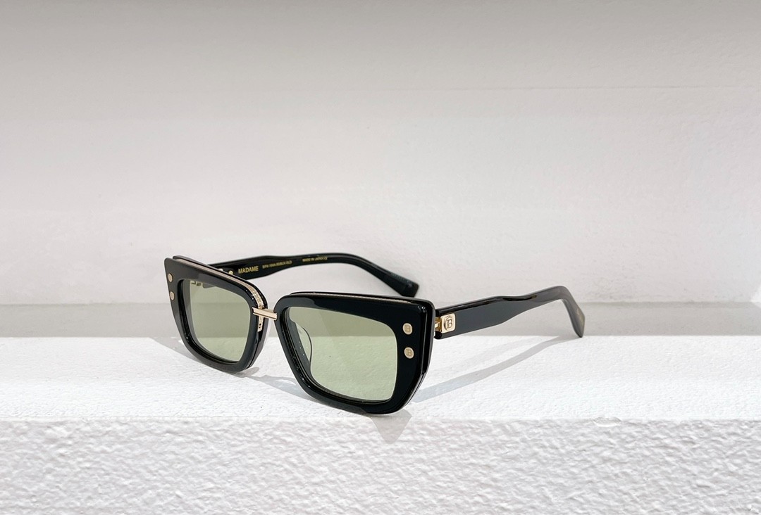 Balmain glasses