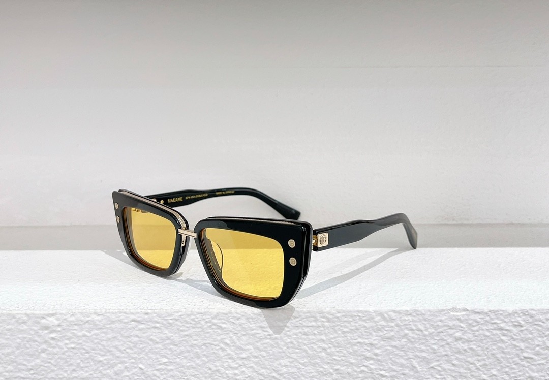 Balmain glasses