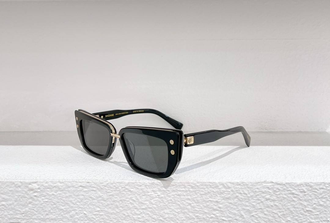 Balmain glasses