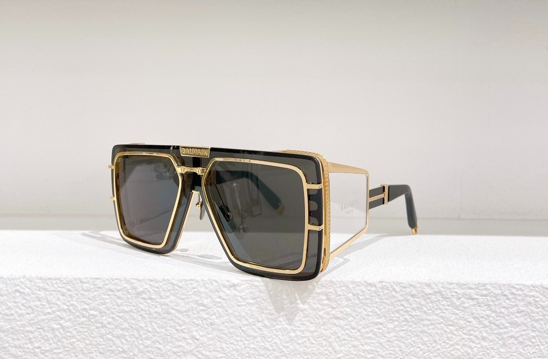 Balmain glasses