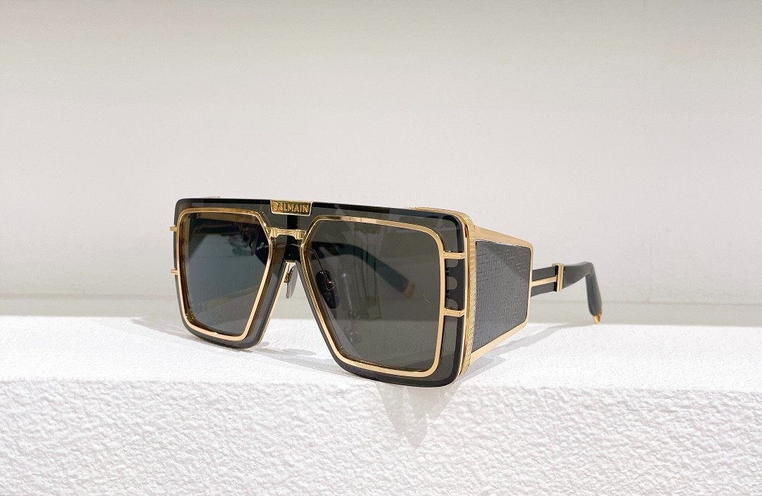 Balmain glasses