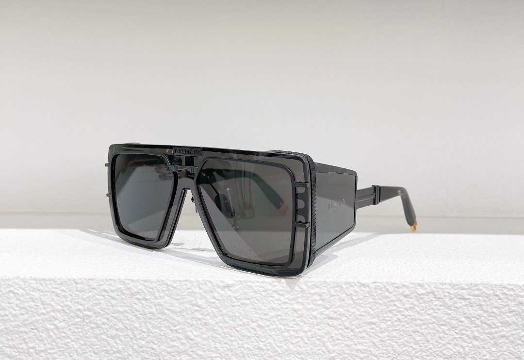 Balmain glasses