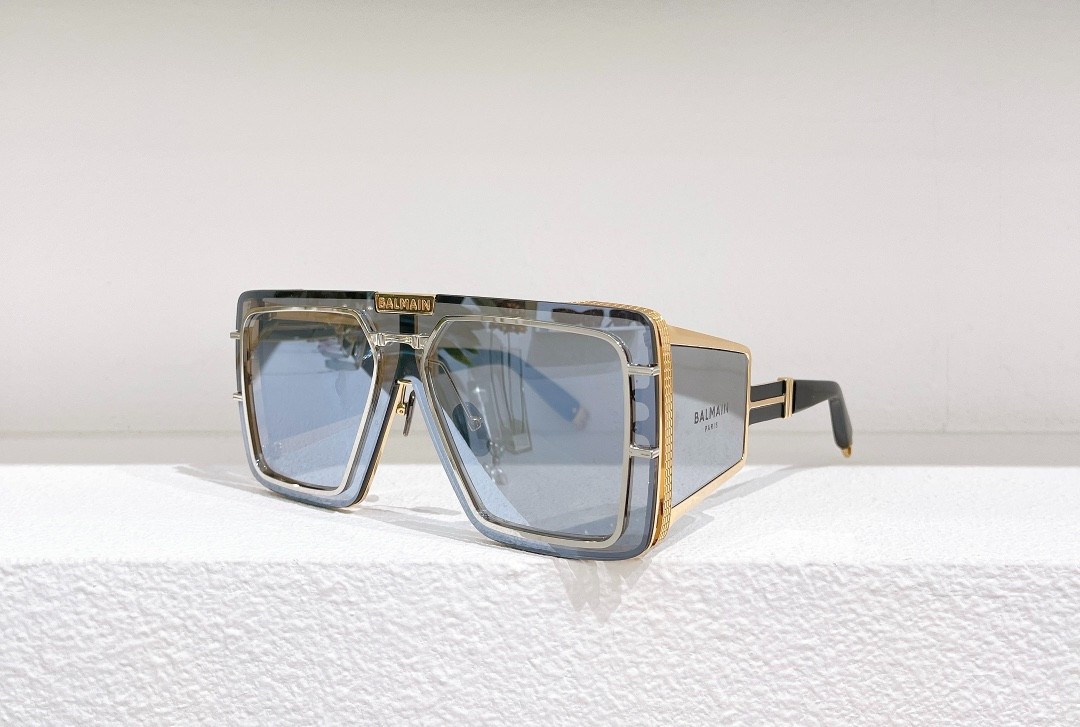 Balmain glasses