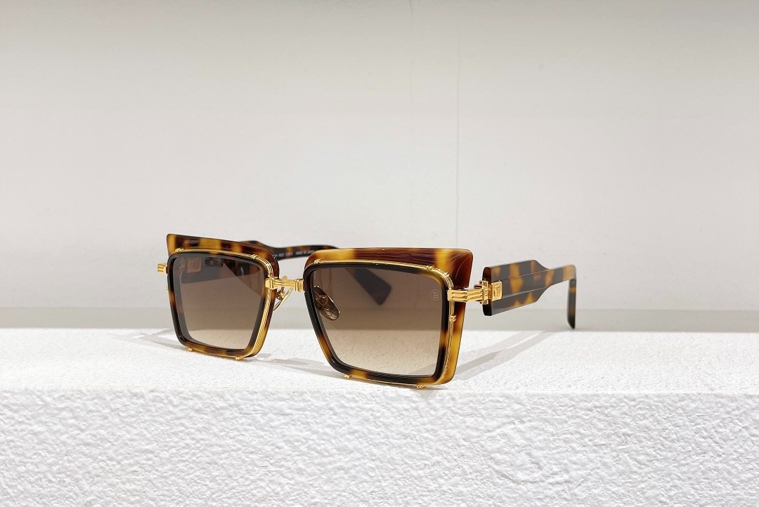 Balmain glasses