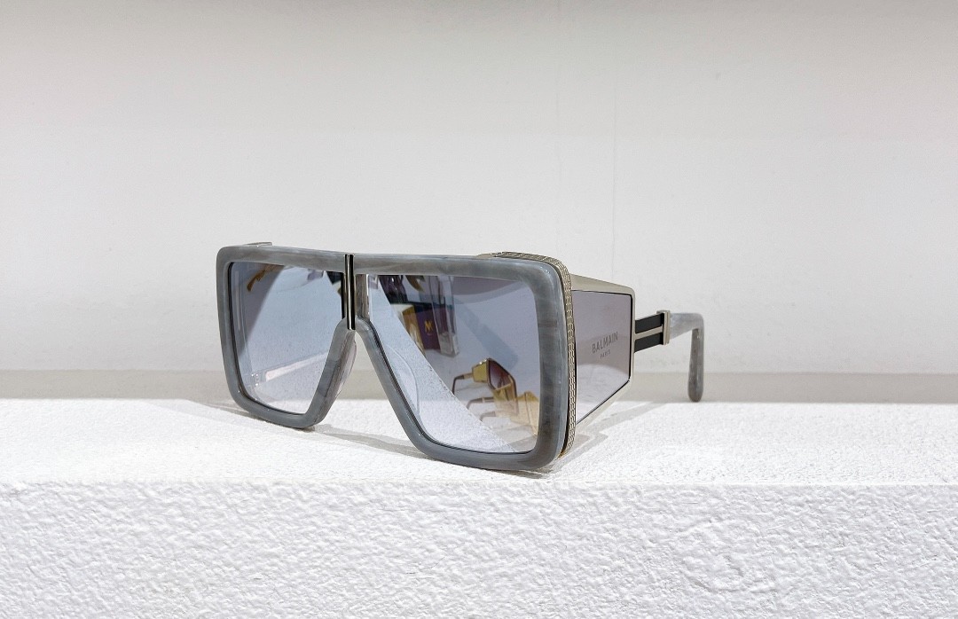 Balmain glasses