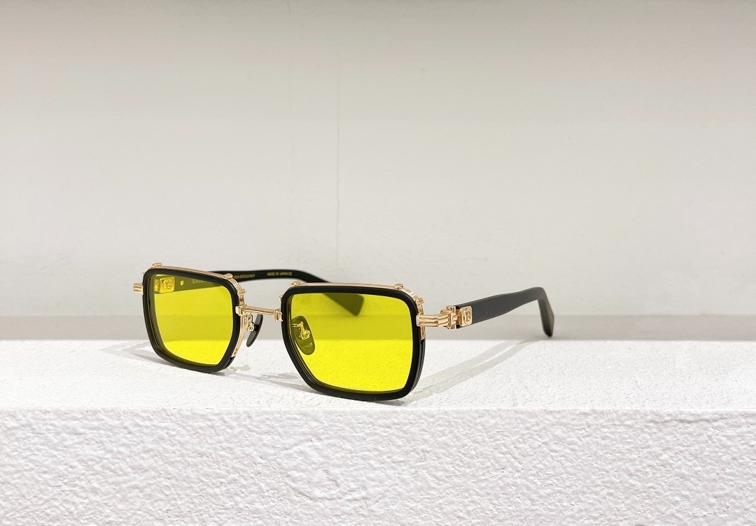 Balmain glasses