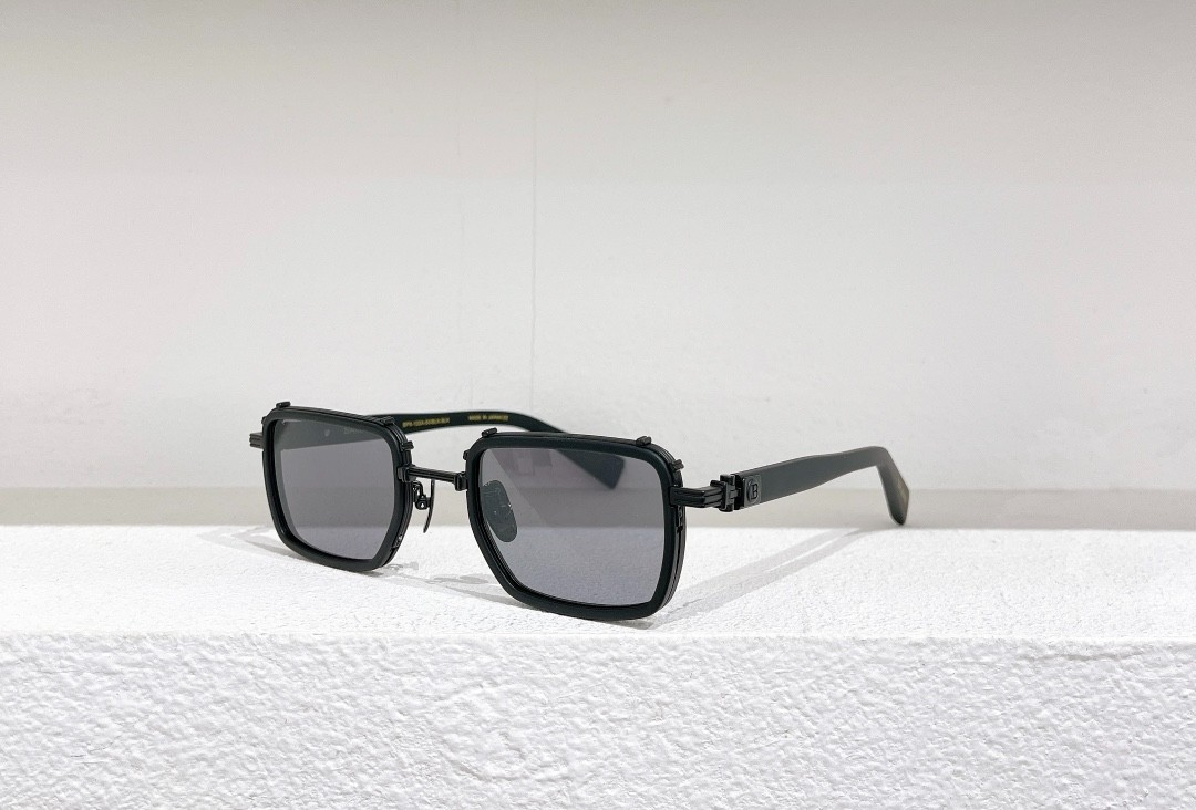 Balmain glasses