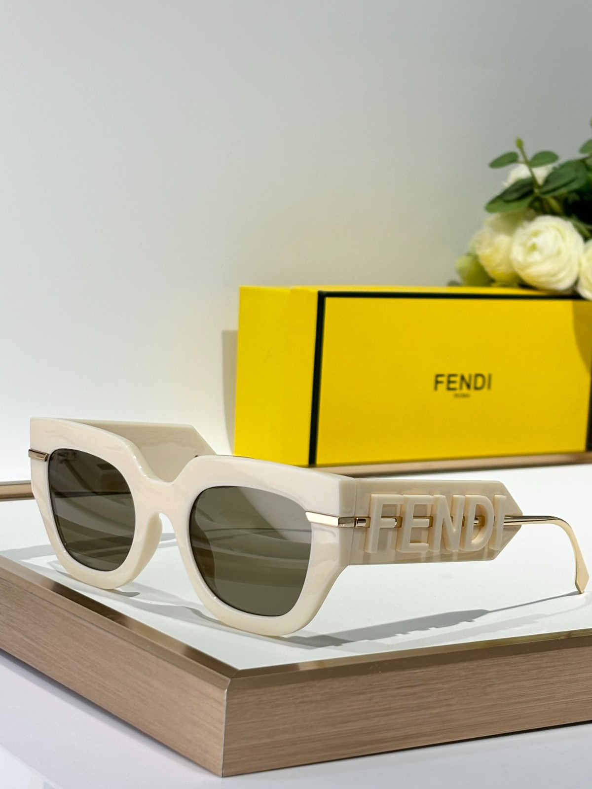 Fendi 01 glasses