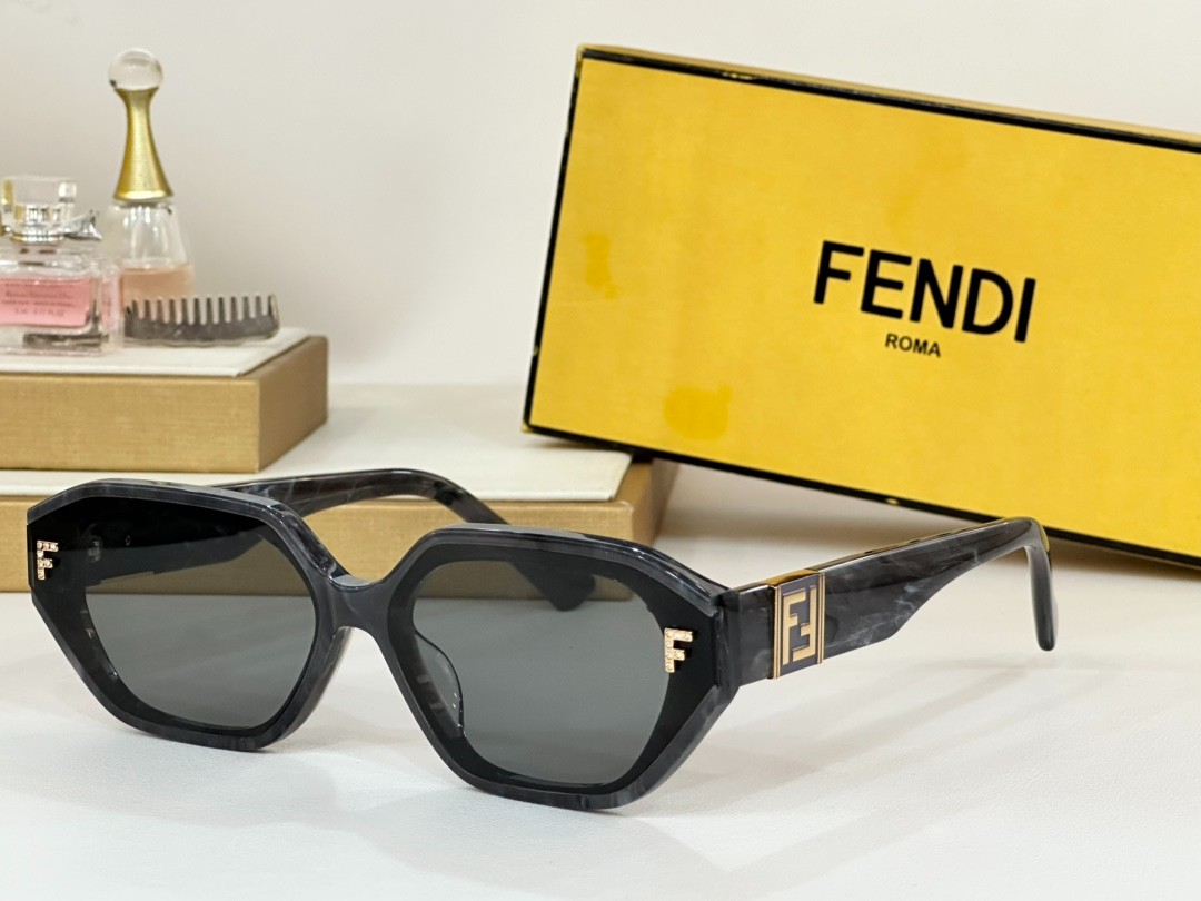 Fendi 01 glasses