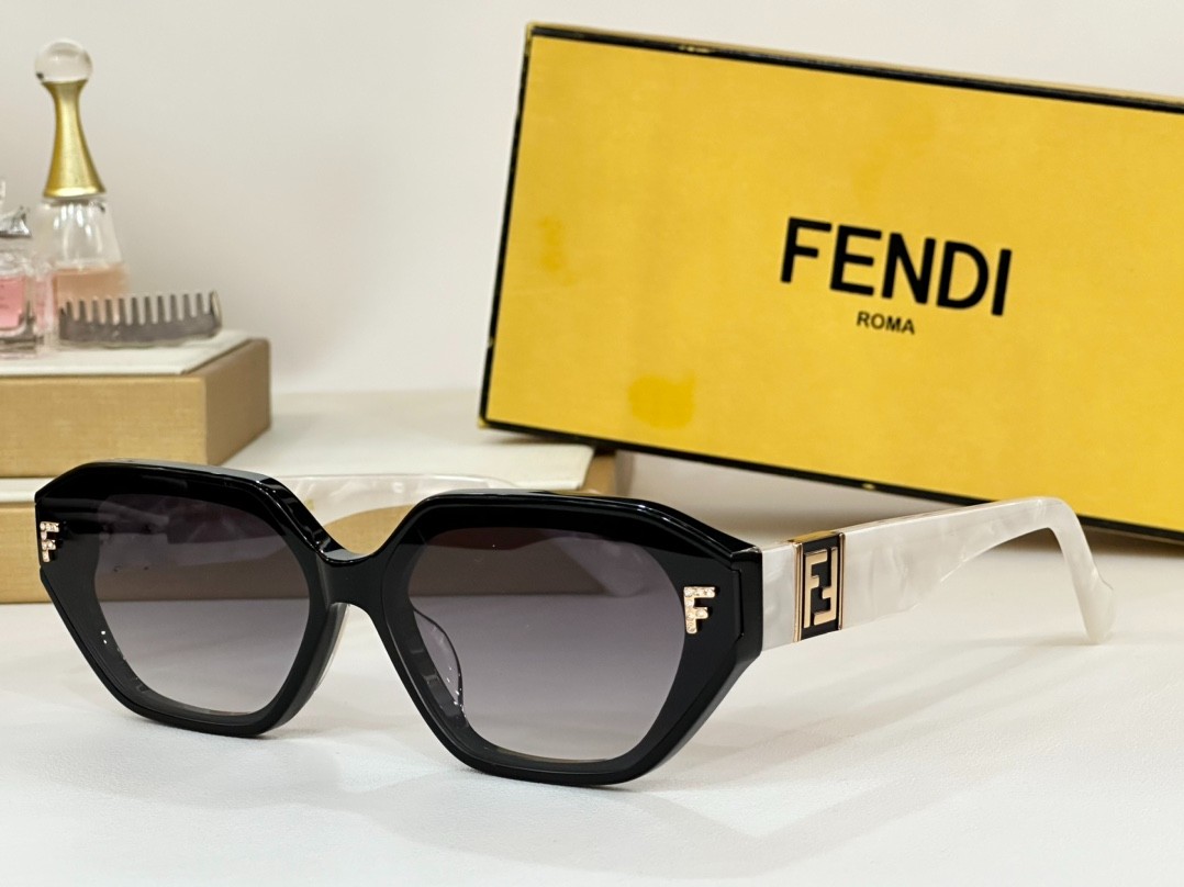 Fendi 01 glasses