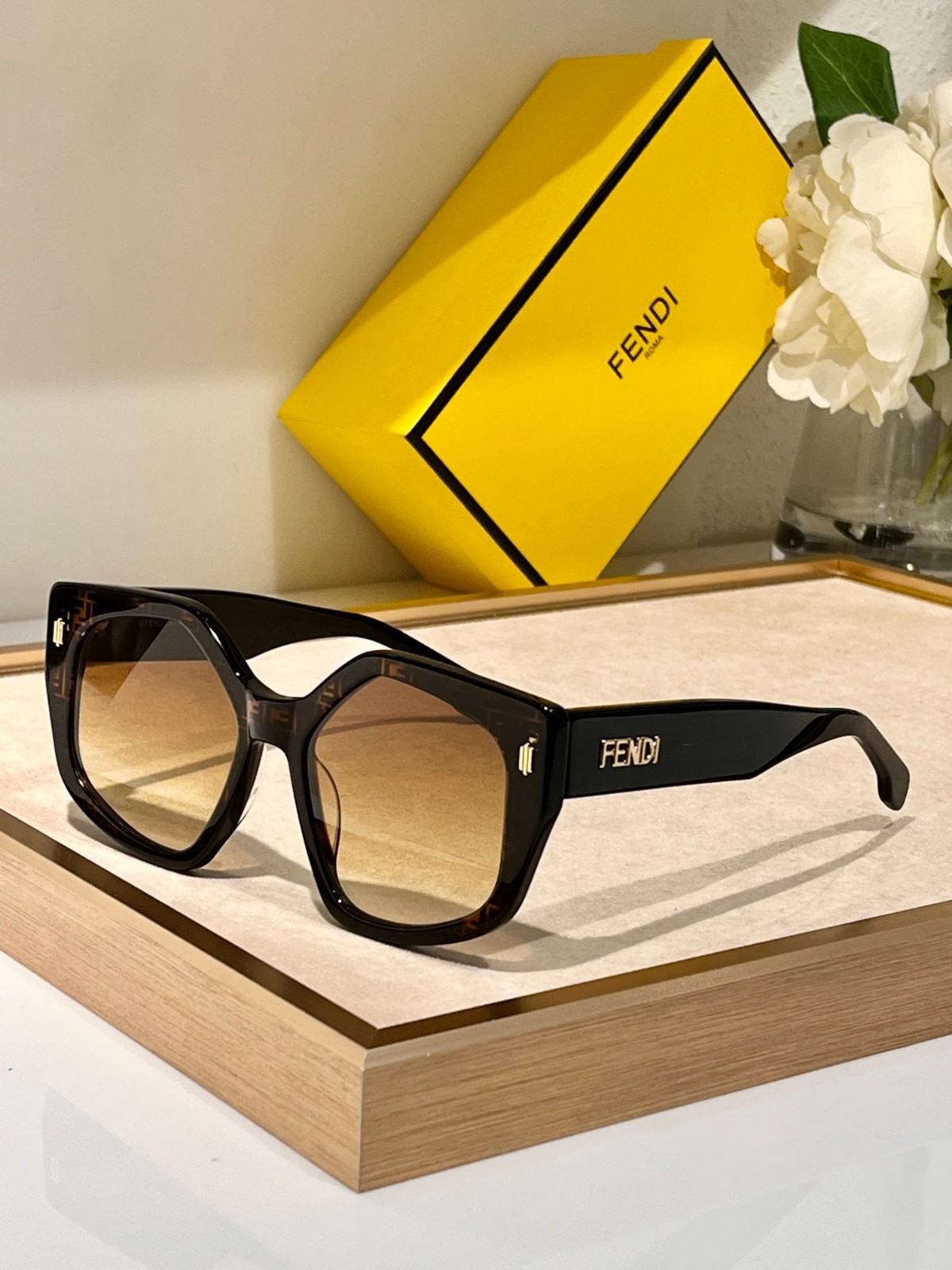 Fendi 01 glasses